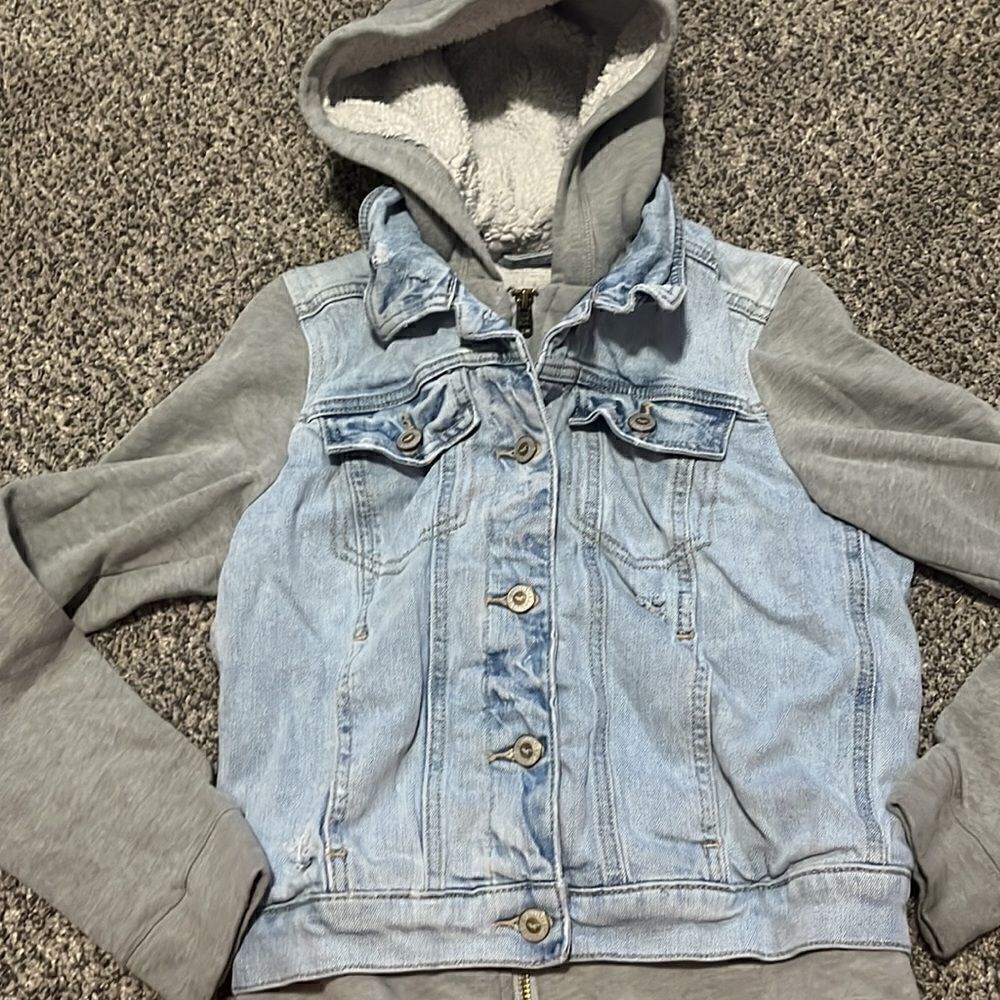 Hollister - Jean Vest over Gray Hoodie - XS